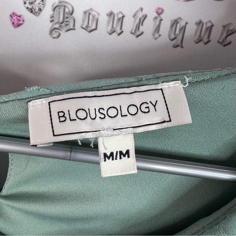 Blousology long sleeve 3D print floral ribbon ties Green Floral Women's Top - Picture 9 of 12